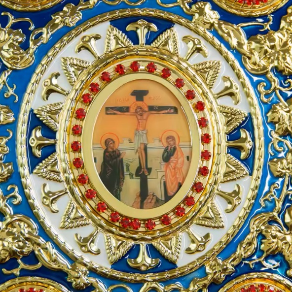 Evanghelie ortodoxă cu icoana Răstignirii pe coperta verso
